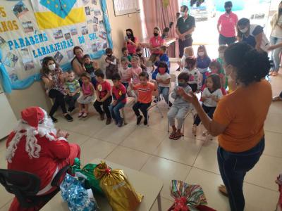 NÃºcleo Feminino Coprossel e CEMEI Sementinha do Saber levam alegria no Natal das CrianÃ§as da Escola